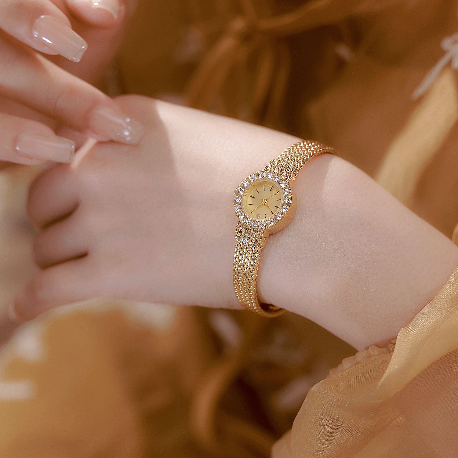 Luxury Watch Vintage - นาฬิกาข้อมือสตรีวินเทจอารมณ์หรูหราสุภาพสตรีนาฬิการูปข้าวสาลีสายเพชรวงกลม Dial ผู้หญิงนาฬิกาควอตซ์