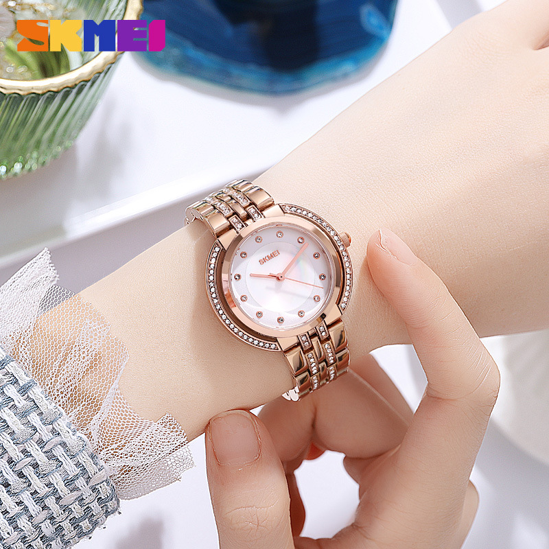 Luxury Watch Quartz - สร้อยข้อมือสตรีนาฬิกาควอตซ์หรูหราหน้าปัดประดับเพชร สายโลหะผสมสังกะสี จอแสดงผลแบบอะนาล็อก 3 บาร์กันน้ำ นาฬิกาข้อมือแฟชั่น