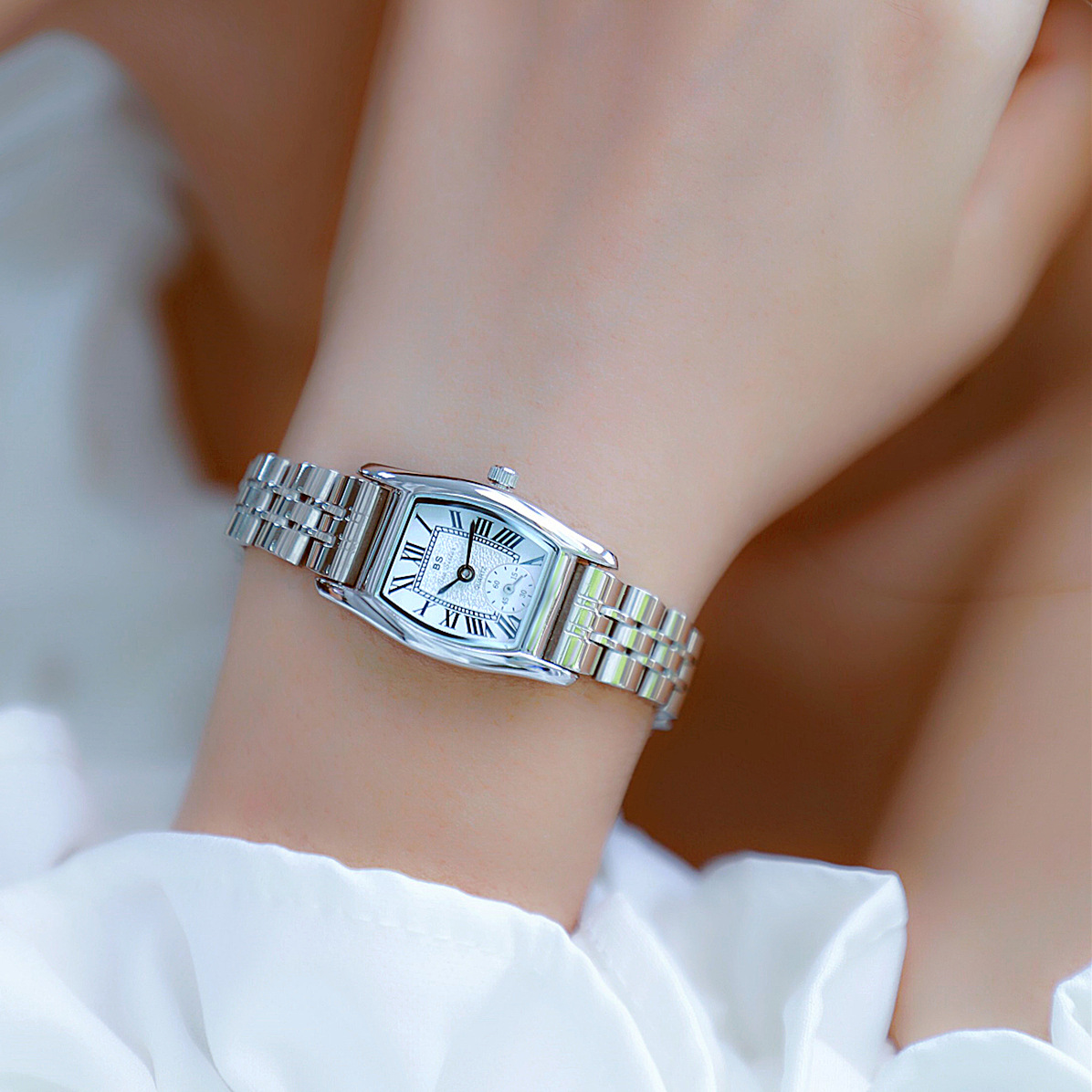 BS นาฬิกาผู้หญิงอเนกประสงค์สไต - Luxury Watch Cartier บทวิจารณ์และราคา