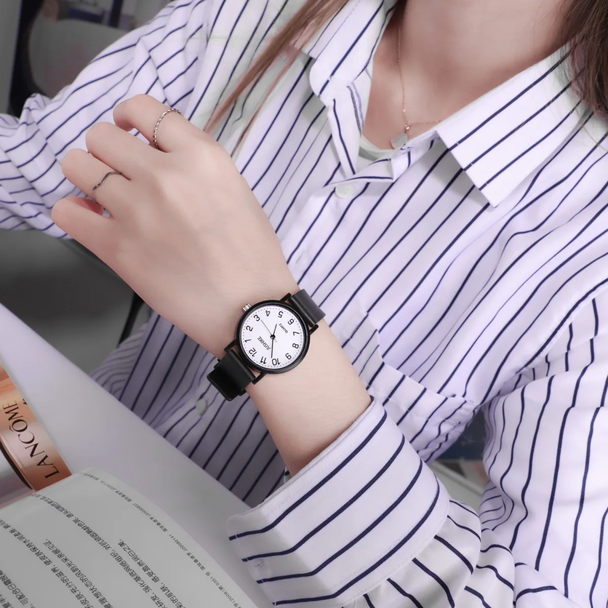 Simple สีดํานาฬิกานาฬิกาควอตซ์ - Luxury Watch Deals บทวิจารณ์และราคา